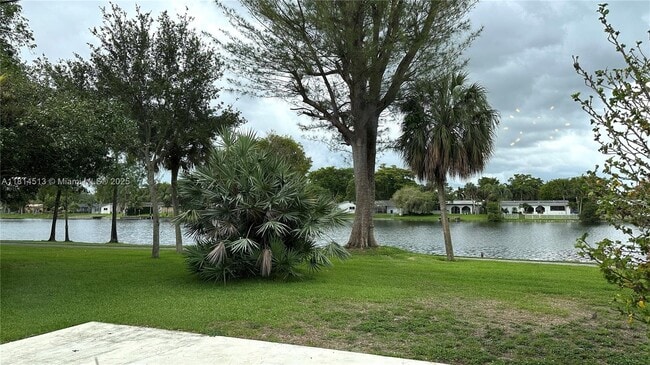 10680 Cherry Ave in Pembroke Pines, FL - Building Photo - Building Photo
