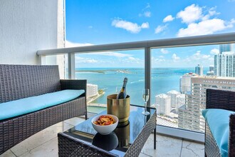 485 Brickell Ave in Miami, FL - Building Photo - Building Photo