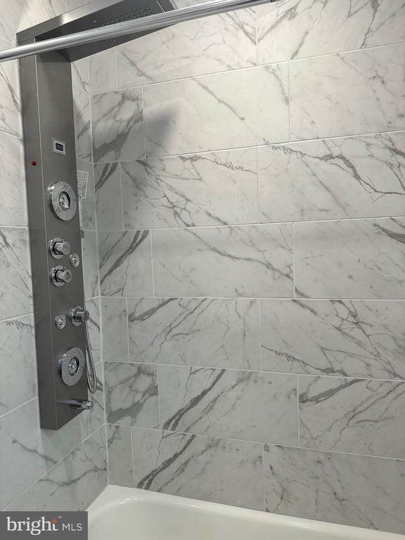 property at 6600 Lincoln Dr