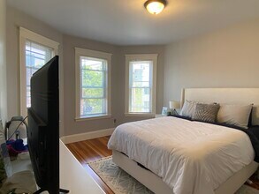 54 Mansfield St, Unit 3 in Boston, MA - Building Photo - Building Photo