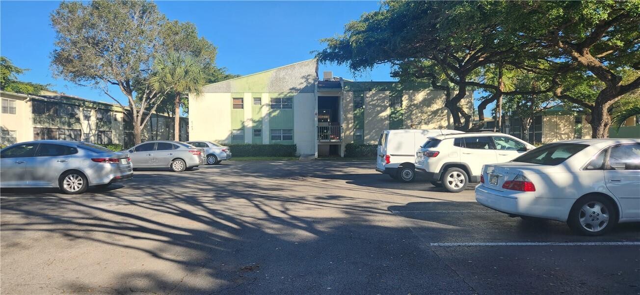 4143 NW 90th Ave in Coral Springs, FL - Building Photo