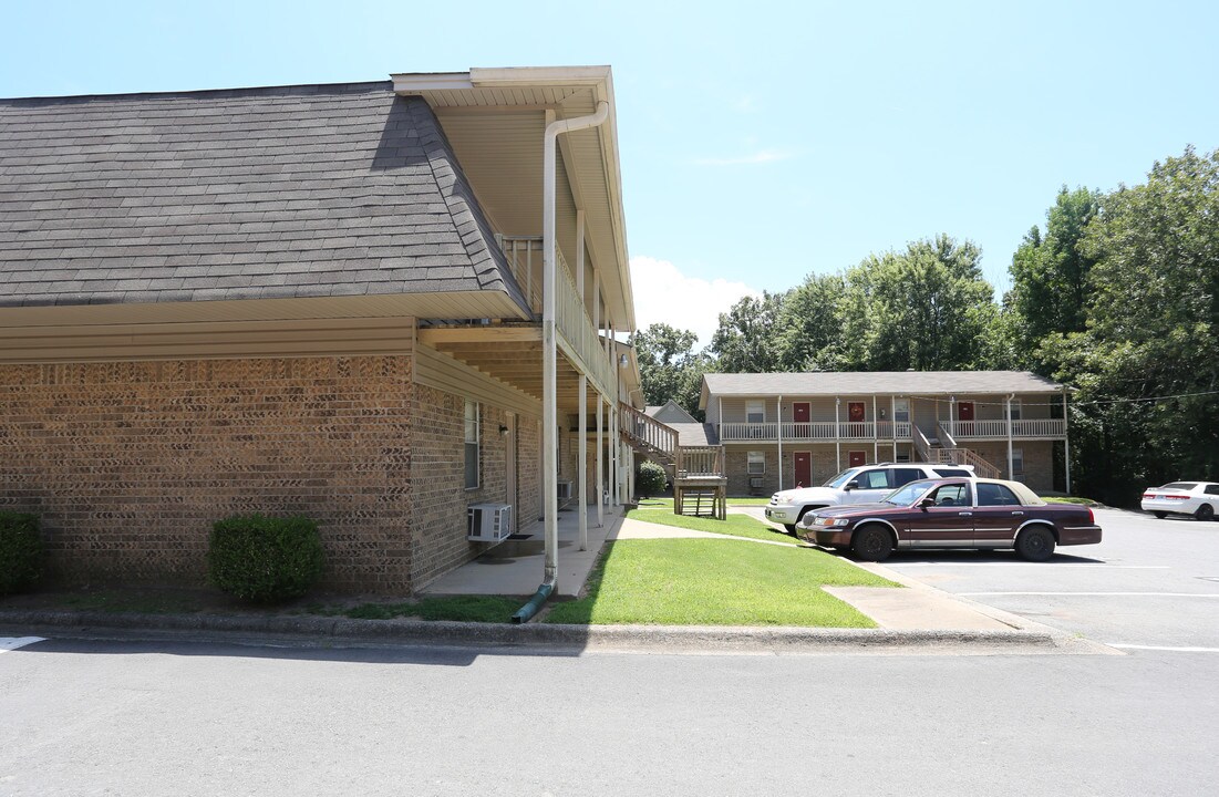 Hidden Valley Apartments in Sherwood, AR - Building Photo