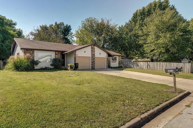 3016 W Roxbury St, Unit Apt A