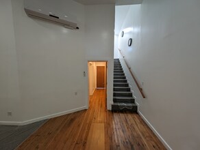 5407 Bancroft Ave in Oakland, CA - Building Photo - Building Photo