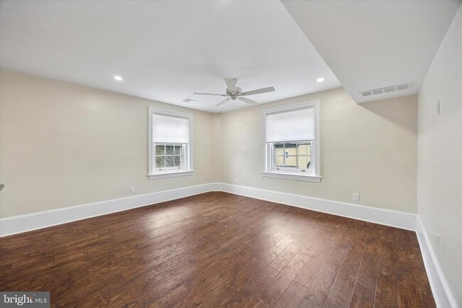 21 S Clinton St in Doylestown, PA - Building Photo - Building Photo