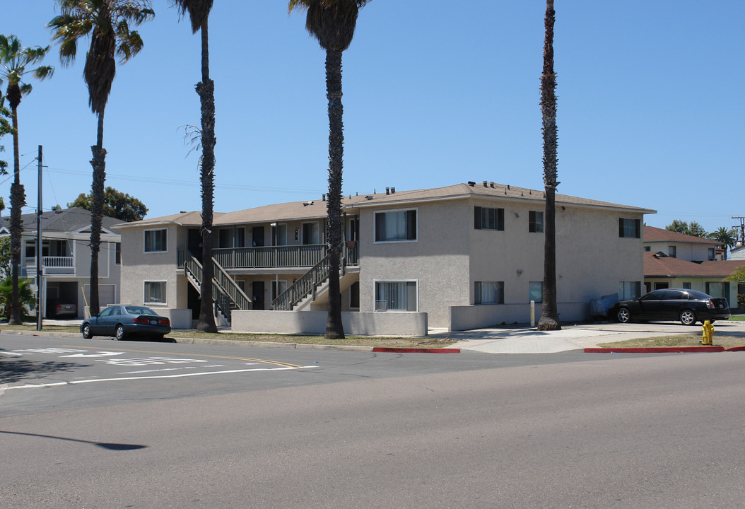 Pacific Dawes in San Diego, CA - Foto de edificio