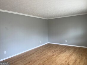 5777 Northfield Dr in Ellenwood, GA - Building Photo - Building Photo