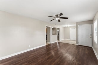 4814 Burma Rd in Houston, TX - Building Photo - Building Photo