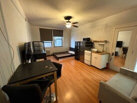1324 Locust St, Unit 1514 in Philadelphia, PA - Building Photo
