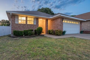 224 Coronado Cir