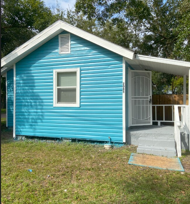 2085 Morehouse Rd in Jacksonville, FL - Building Photo - Building Photo