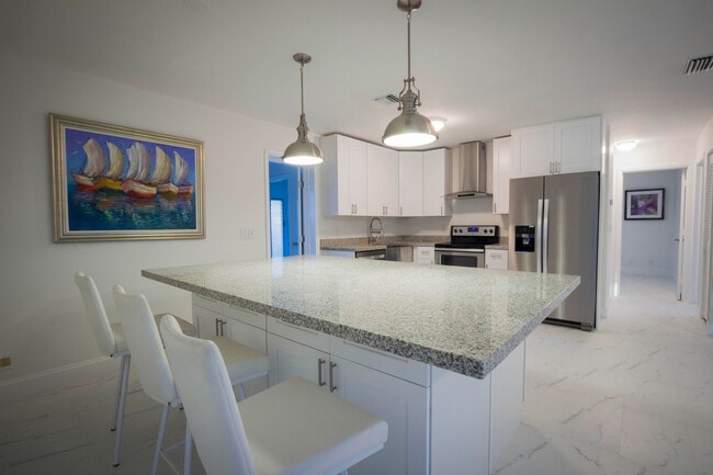 2325 NE 4th Ave in Boca Raton, FL - Building Photo - Building Photo