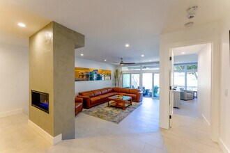101 Kingston Ct W in Coronado, CA - Building Photo - Building Photo