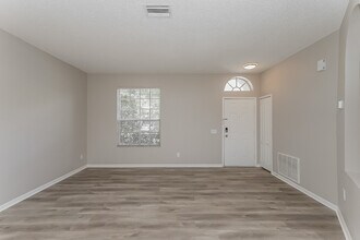 10339 Birdwatch Dr in Tampa, FL - Building Photo - Building Photo