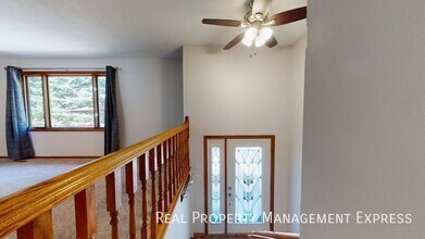 3 Bed 3 Bath Home in Sioux Falls! in Sioux Falls, SD - Building Photo - Building Photo