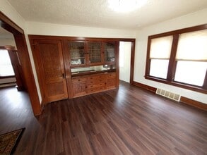 130 S Grand Ave in Waukesha, WI - Building Photo - Building Photo