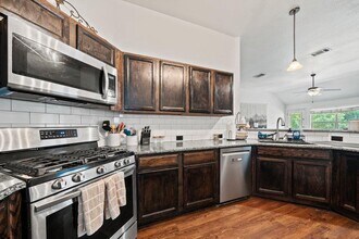 150 Primrose Blvd in Kyle, TX - Building Photo - Building Photo