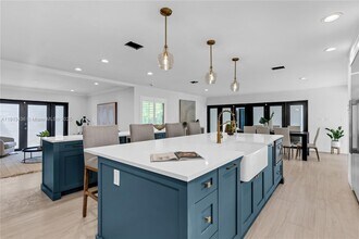 6900 SW 136th St in Miami, FL - Building Photo - Building Photo