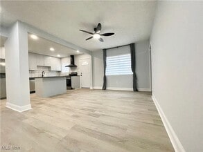 59 Hemlock Dr in Euclid, OH - Building Photo - Building Photo