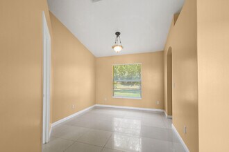 280 SW Grove Ave in Port St. Lucie, FL - Building Photo - Building Photo