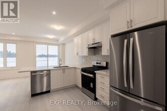 26 Stockholm Rd in Barrie, ON - Building Photo - Building Photo