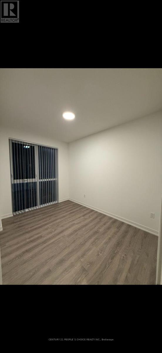 8 Interchange Wy in Vaughan, ON - Building Photo - Building Photo