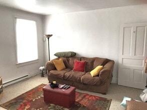 141 E 20th Ave in Munhall, PA - Foto de edificio - Building Photo