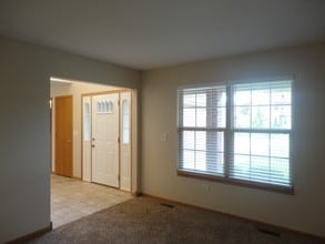 8058 W Rosebury Dr in Frankfort, IL - Building Photo - Building Photo