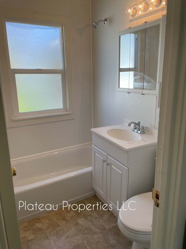 710 Mc Cormick School Rd in Farmington, NM - Building Photo - Building Photo