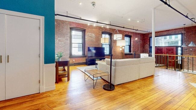 13-19-19 Stanhope St in Boston, MA - Building Photo - Building Photo