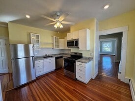 436 Pawtucket Ave in Pawtucket, RI - Building Photo