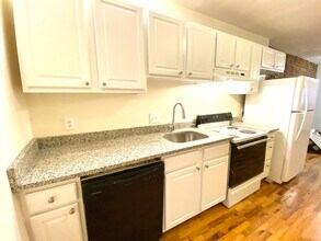 840 Huntington Ave, Unit 1 in Boston, MA - Foto de edificio - Building Photo