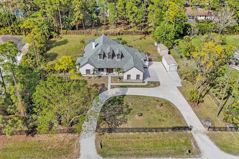 16153 72nd Rd N in The Acreage, FL - Building Photo