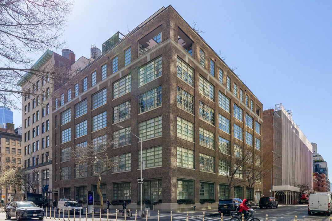 195 Hudson St in New York, NY - Building Photo