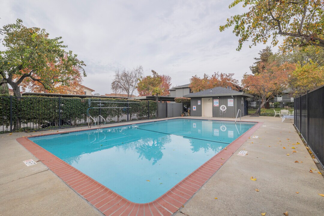 Adrienne Village in Union City, CA - Building Photo