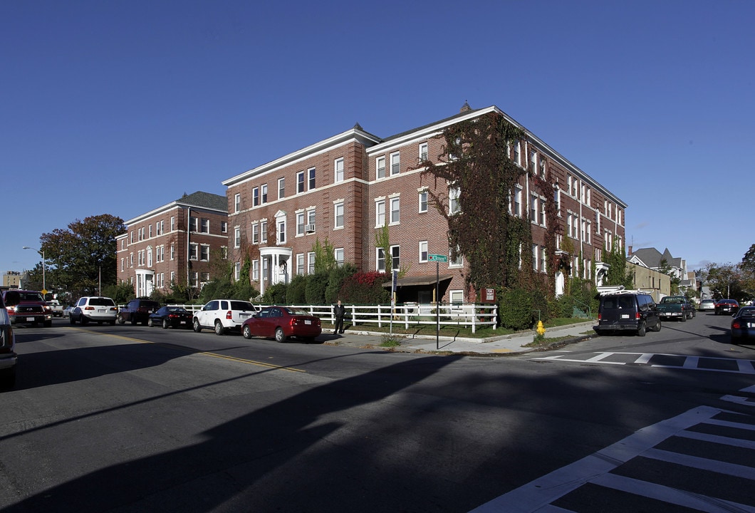Longfellow Manor Apartments in Worcester, MA - Building Photo