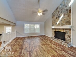 3004 Cardinal Dr in Lithia Springs, GA - Foto de edificio - Building Photo