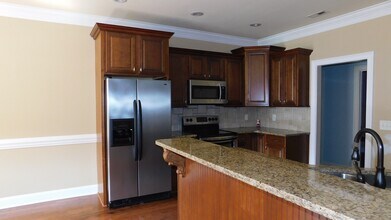 4016 Lake Russell Dr in Florence, SC - Building Photo - Building Photo