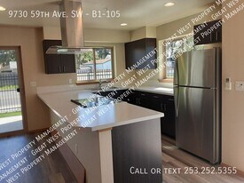9730 59th Ave SW in Lakewood, WA - Building Photo