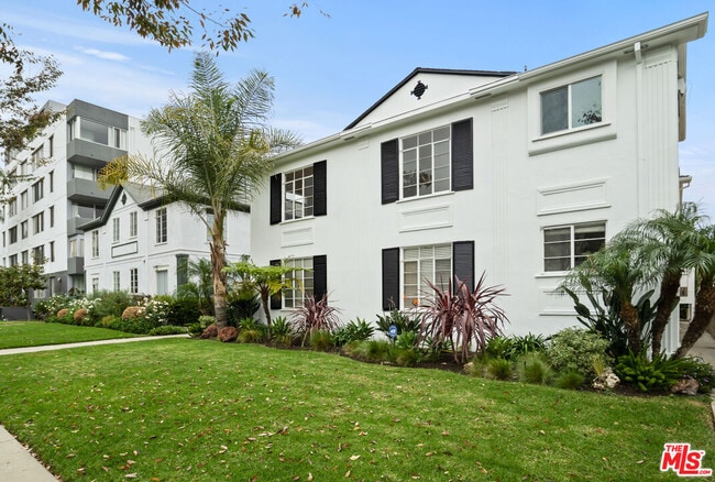 property at 480 S Roxbury Dr