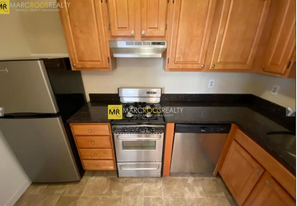 369 Dorchester St, Unit C5 in Boston, MA - Building Photo