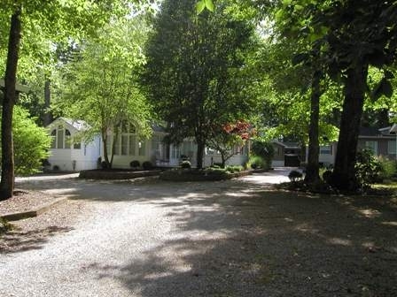 Timber Pointe Resort Park in Jamestown, KY - Building Photo