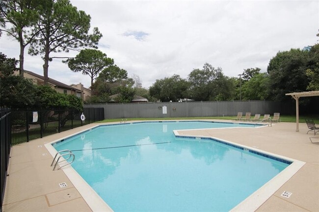 property at 926 Memorial Village Dr