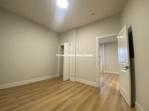 42 Phillips St, Unit 3 in Boston, MA - Foto de edificio - Building Photo