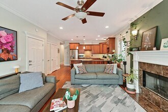 4853 N Winthrop Ave in Chicago, IL - Building Photo - Building Photo