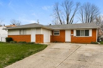 2400 Lisbon Dr in Columbus, OH - Building Photo - Building Photo