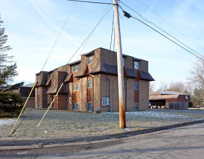 8136 Stadler Ave in Youngstown, OH - Building Photo - Building Photo