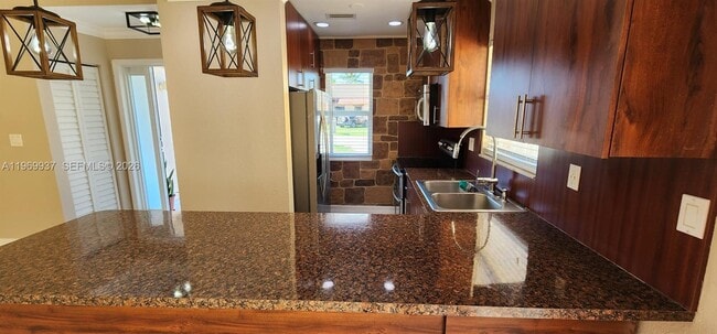 19259 SW 118th Pl in Miami, FL - Building Photo - Building Photo