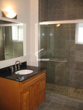 49 Allston St, Unit 2 in Boston, MA - Foto de edificio - Building Photo