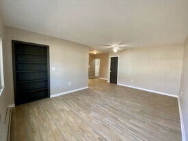 1305 N Lotus Dr, Unit A in Dunedin, FL - Building Photo
